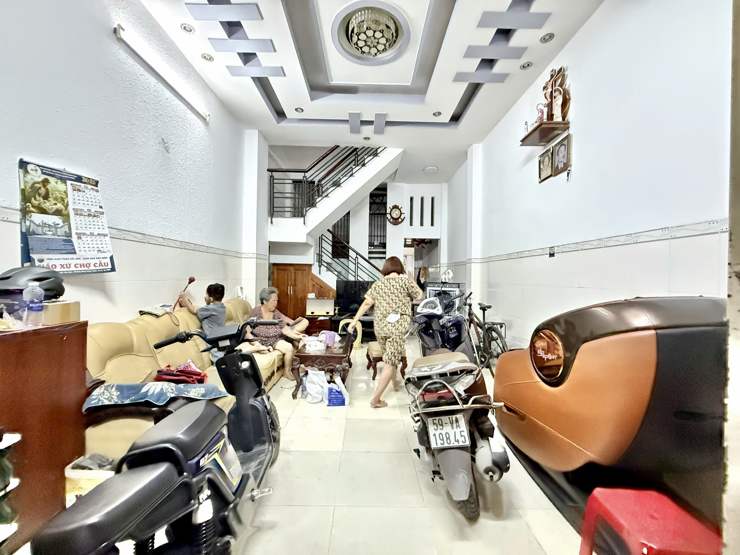 HÓT NHANH MỚI KỊP - NHÀ ĐẸP - HẺM 5M NGUYỄN VĂN QUÁ – 52M2 TRỆT 2 LẦU 4PN – GIÁ 5.38 TỶ