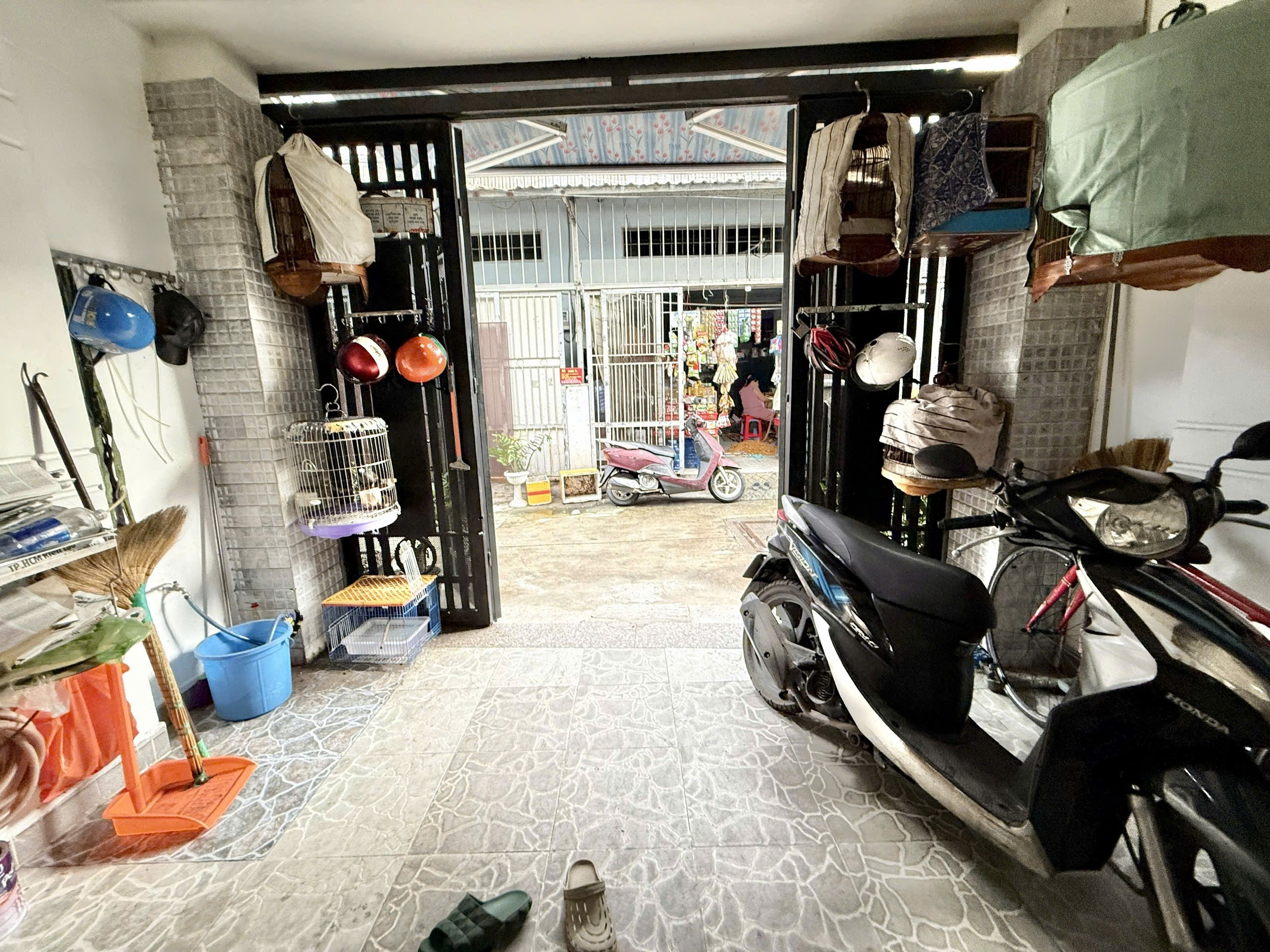 HÓT NHANH MỚI KỊP - NHÀ ĐẸP - HẺM 5M NGUYỄN VĂN QUÁ – 52M2 TRỆT 2 LẦU 4PN – GIÁ 5.38 TỶ