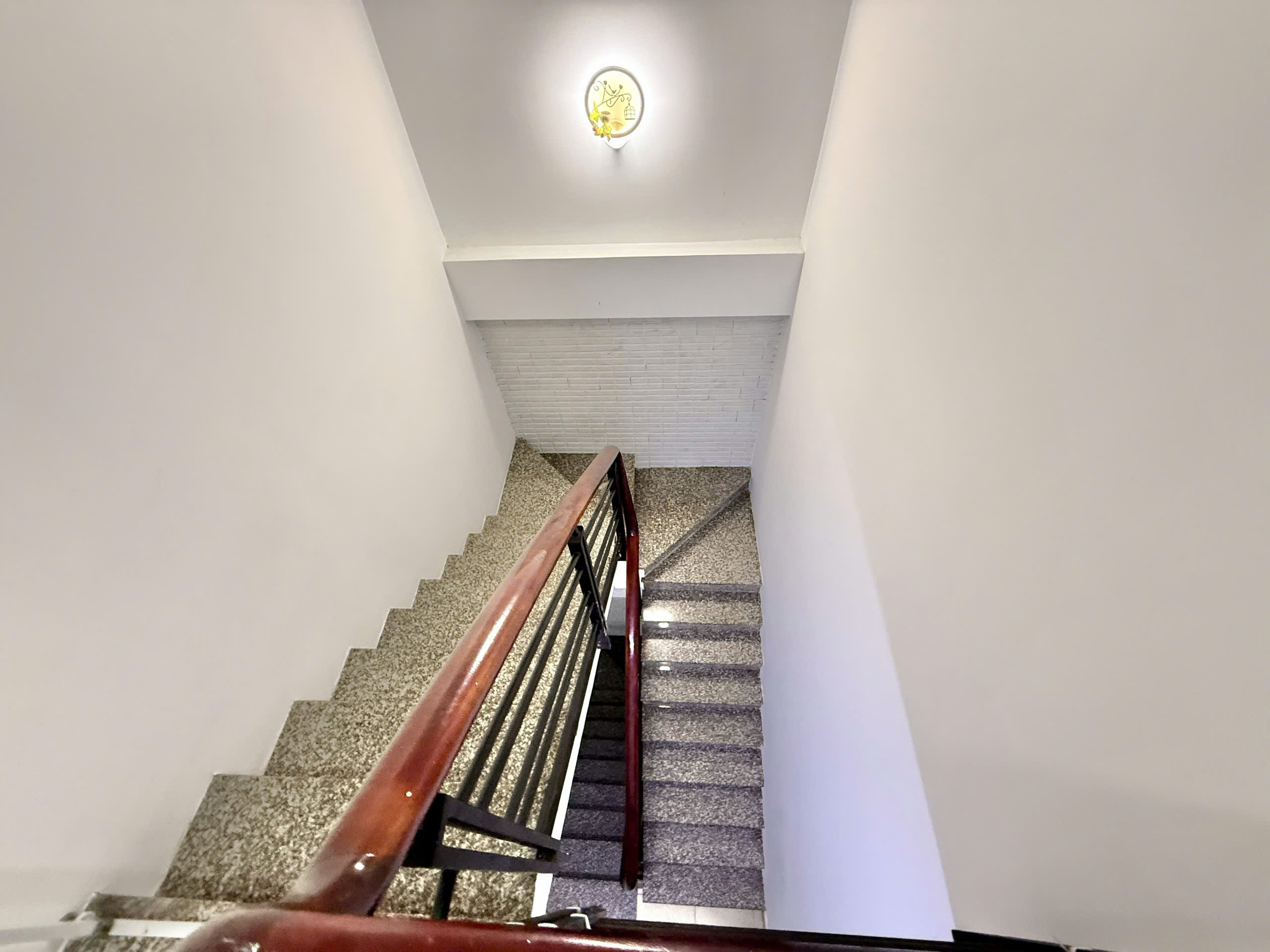 HÓT NHANH MỚI KỊP - NHÀ ĐẸP - HẺM 5M NGUYỄN VĂN QUÁ – 52M2 TRỆT 2 LẦU 4PN – GIÁ 5.38 TỶ